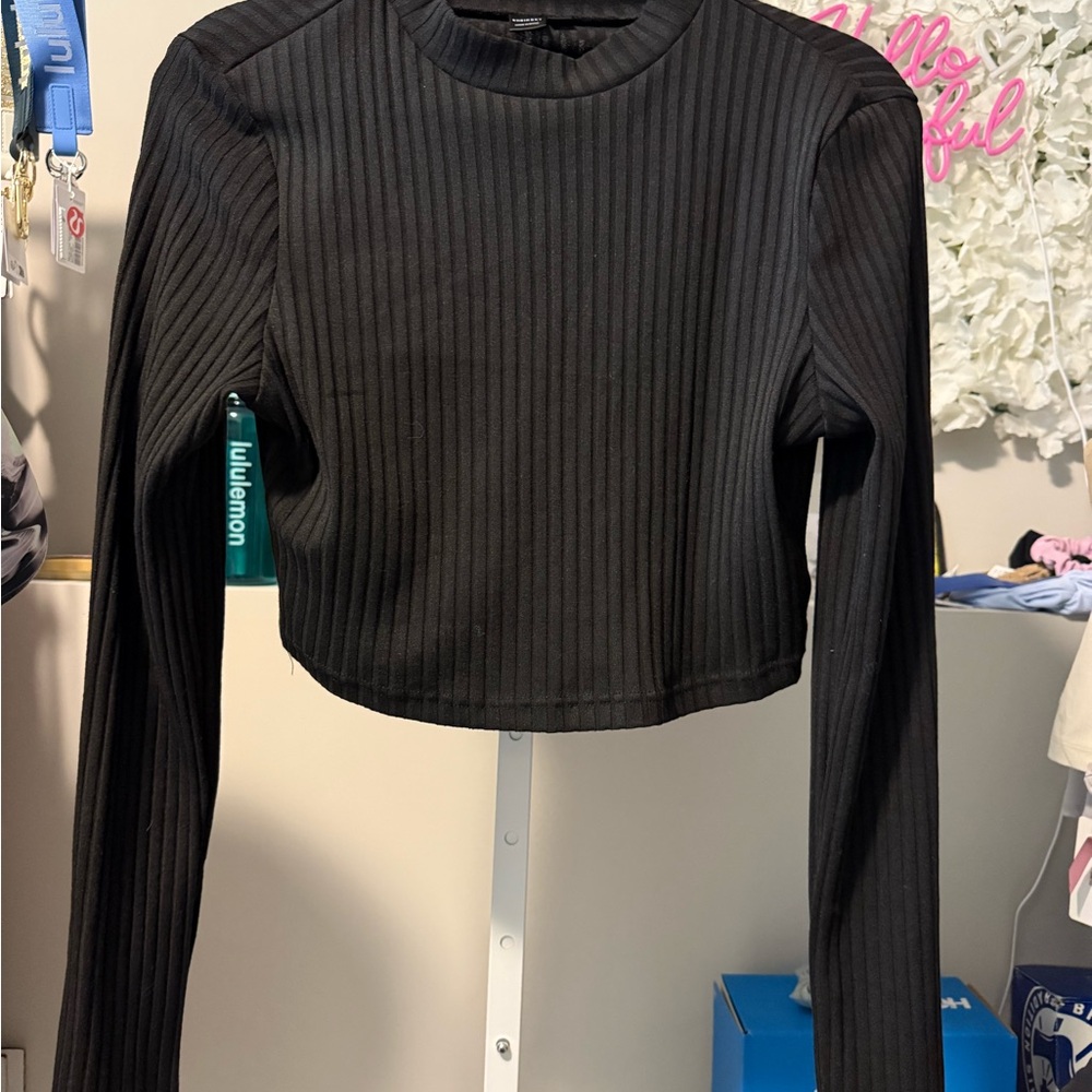 Black Ribbed Crop Long Sleeve Tee